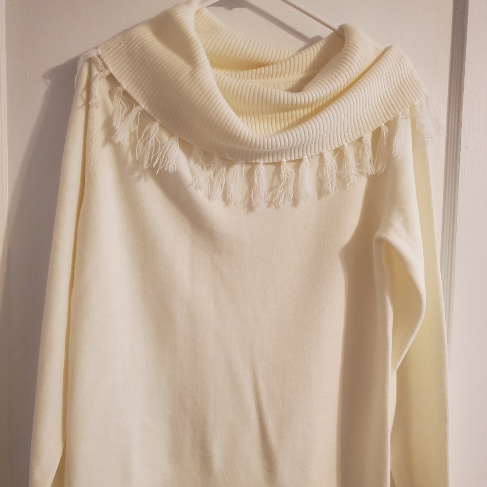 Lightweight sweater